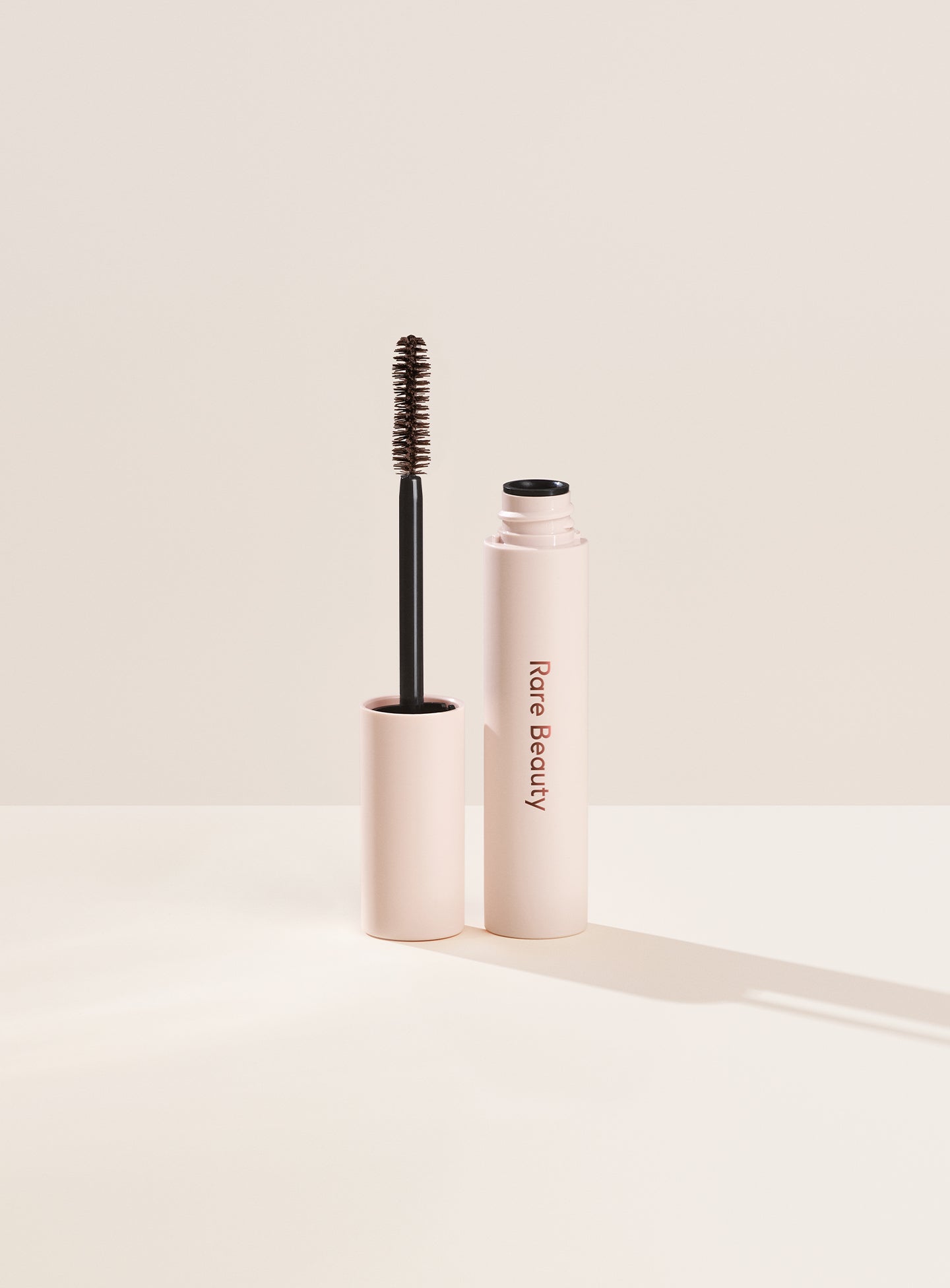 ECOMM-PS-VOLUMIZING-MASCARA-BROWN_73d6ef67-a4f5-4aad-a8b3-c1b27466ae4b